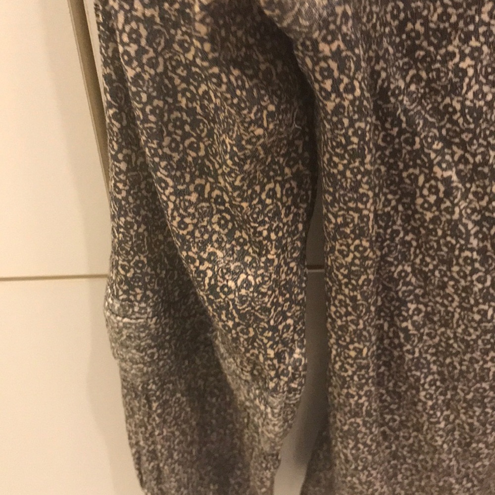 Floral pattern blouse - Picture 3 of 4